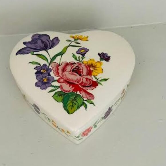 Vintage Perugina Heart Shaped Floral Ceramic Jewelry Box By La Castellana Italy - Picture 2 of 12
